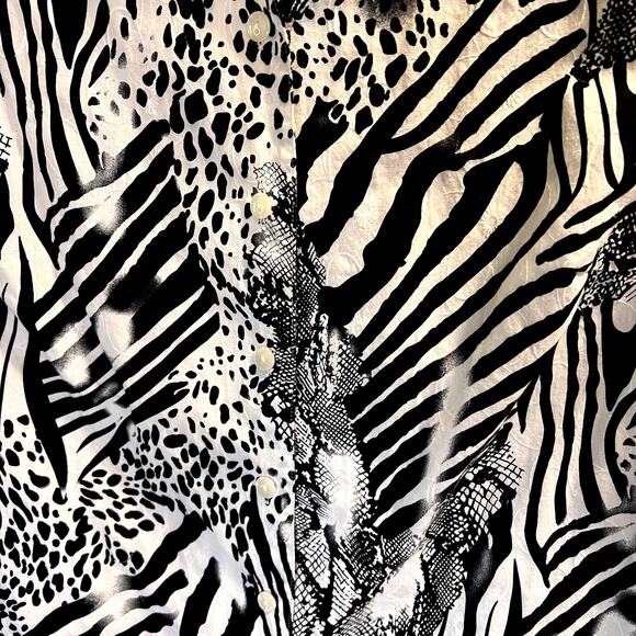 Kim Rogers Women's Button Down Shirt Size Medium Zebra Leopard Print Black White - Picture 4 of 10